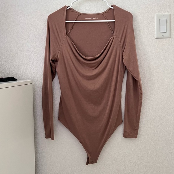 Abercrombie & Fitch - Soft Brown Cowl Neck Bodysuit - Picture 2 of 7